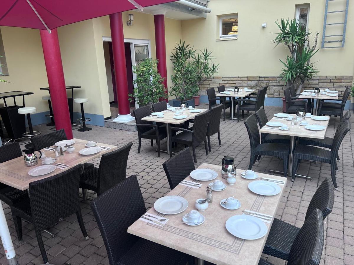 Gaestehaus Kral แอร์ลังเงิน ภายนอก รูปภาพ